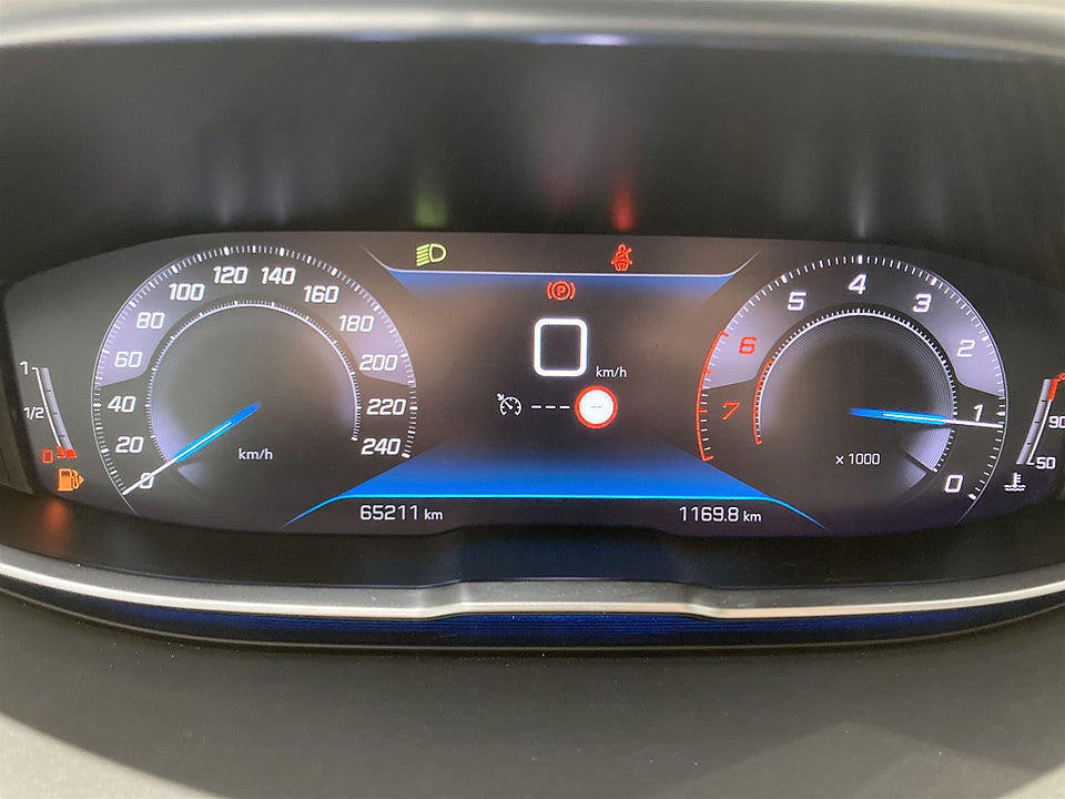 Bild på Peugeot 5008 Active 1.2 PT 130hk - 7-SITS, B-KAMERA