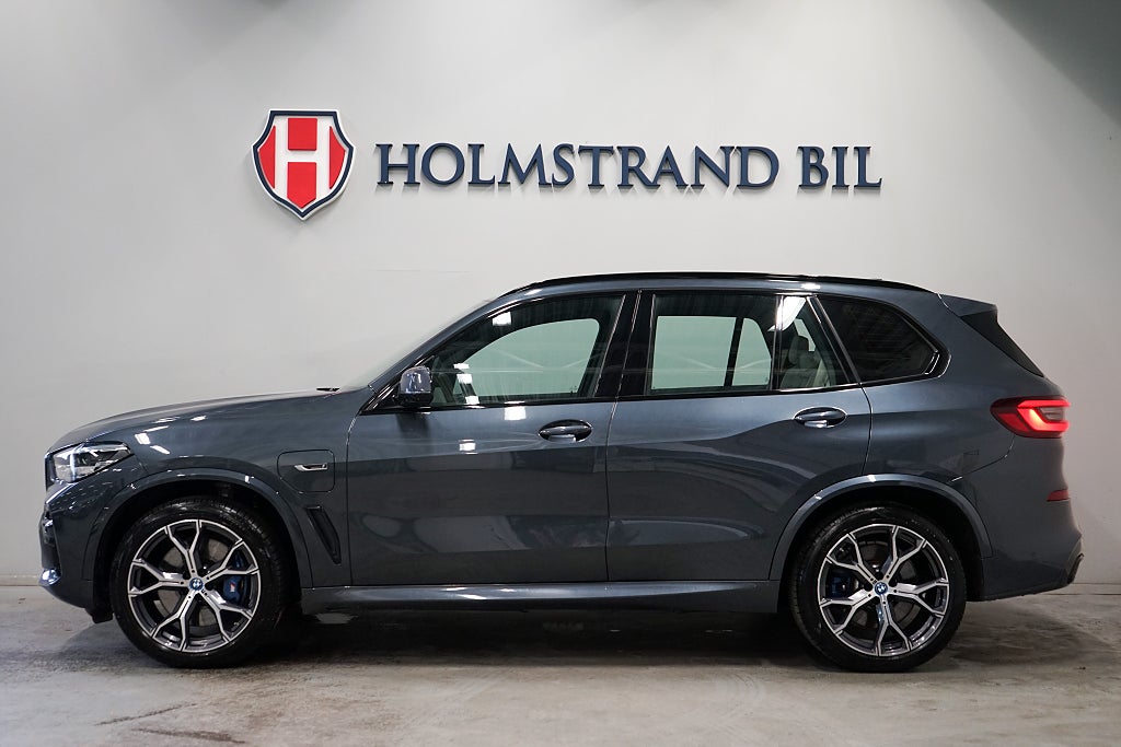 BMW X5 xDrive45e 394hk M Sport Drag Luftfj PAP DAP HUD Hifi