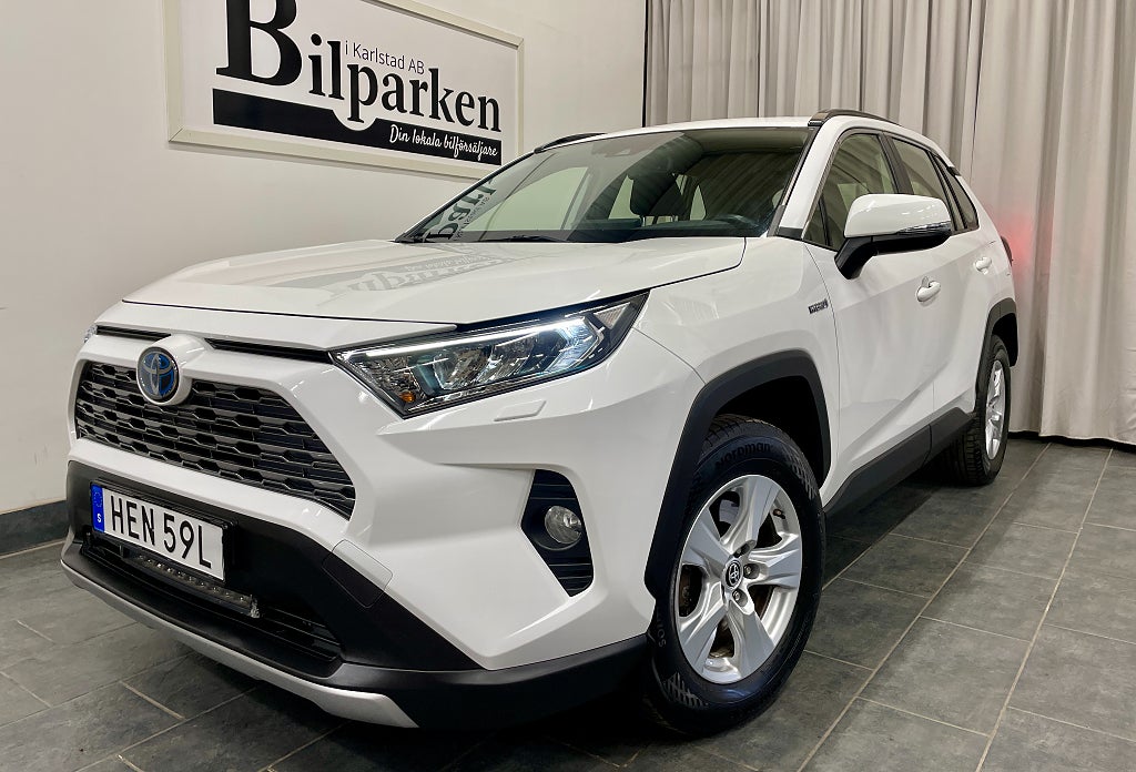 Toyota RAV4 Hybrid AWD-i E-CVT Active Euro6 222hk/ VÄRMARE/ CARPLAY