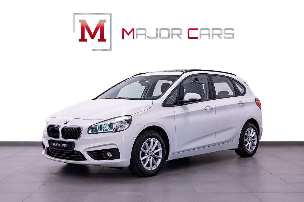 BMW 218d Active Tourer Pano Skinn B-Kamera Navi LED 150hk