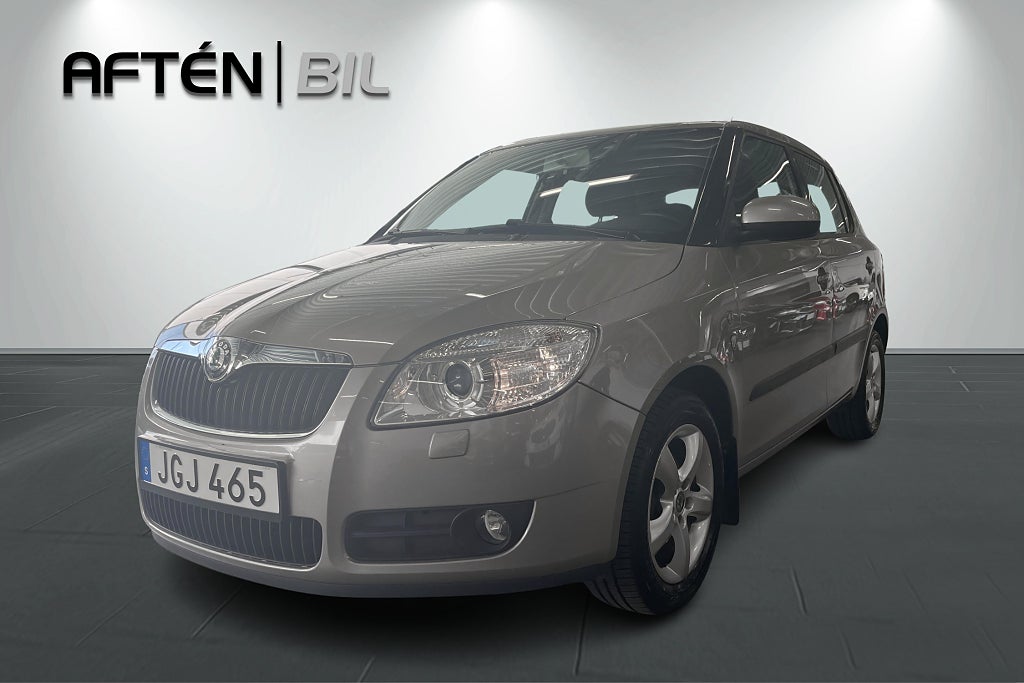 Skoda Fabia Elegance 1,2 Manuell LÅG MIL! Ny servad!