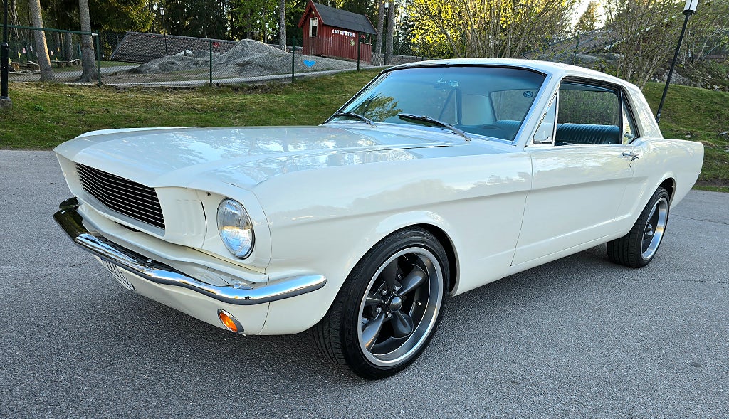 Ford Mustang Hardtop 5,0 (302) AOD-Låda  HELRENOVERAD TOPPSKICK