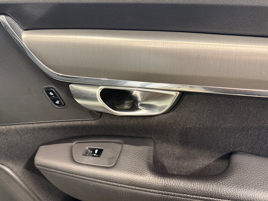 Volvo V90 D3 150hk Momentum VOC Värmare Head-Up Kelyess - bild 13