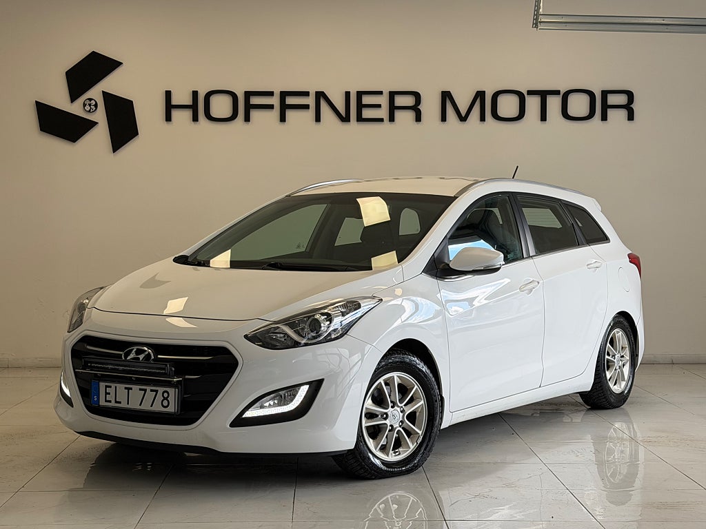 Hyundai i30 Kombi 1.6 CRDi Comfort Eco Kamkedja PDC BTooth 1 ägare 