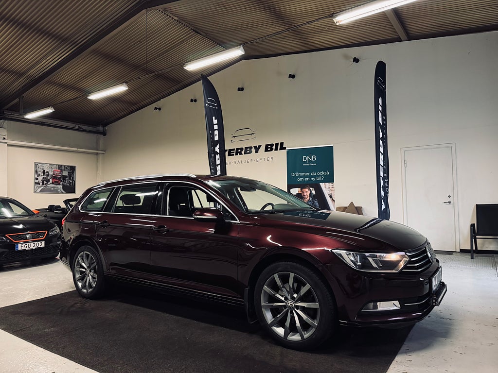 Volkswagen Passat Sportscombi 2.0 TDI Automat Dragkrok R-Line Fälg D-Värm