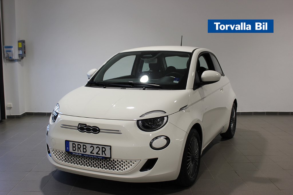 Fiat 500E 500e 118hk Räckvidd 310km ICON Vinterhjul 