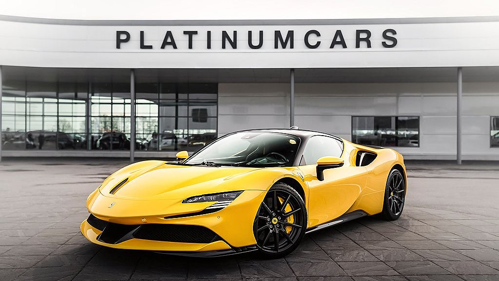 Ferrari SF90 Stradale har en systemeffekt på 1 000 hästkrafter och 900 Nm. 