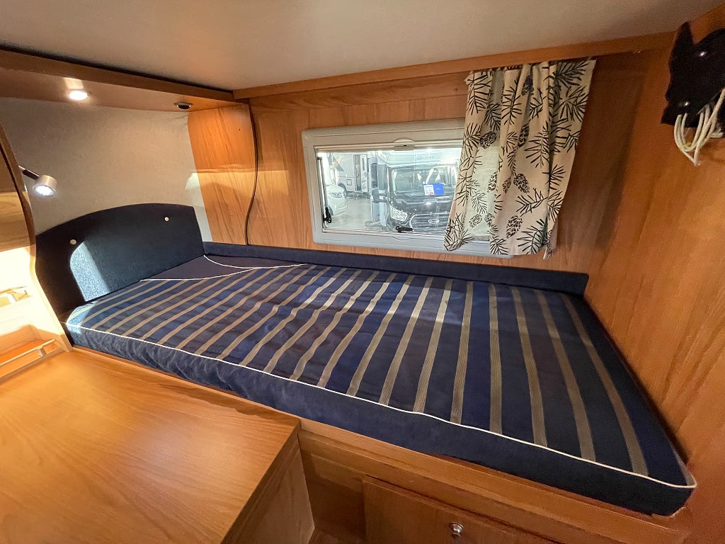 Bürstner Elegance 710 / Kedja / ALDE / AC bodel / Solcell  - Bürstner