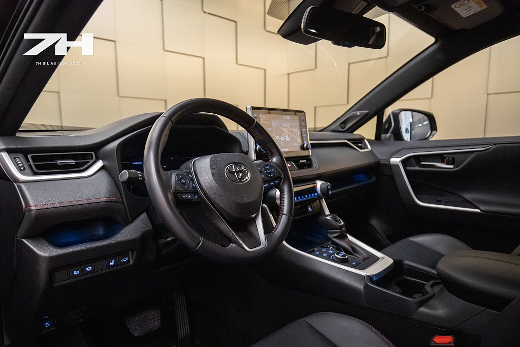 Toyota RAV4 Plug-in Hybrid X-Edition / JBL / Backkamera / Drag