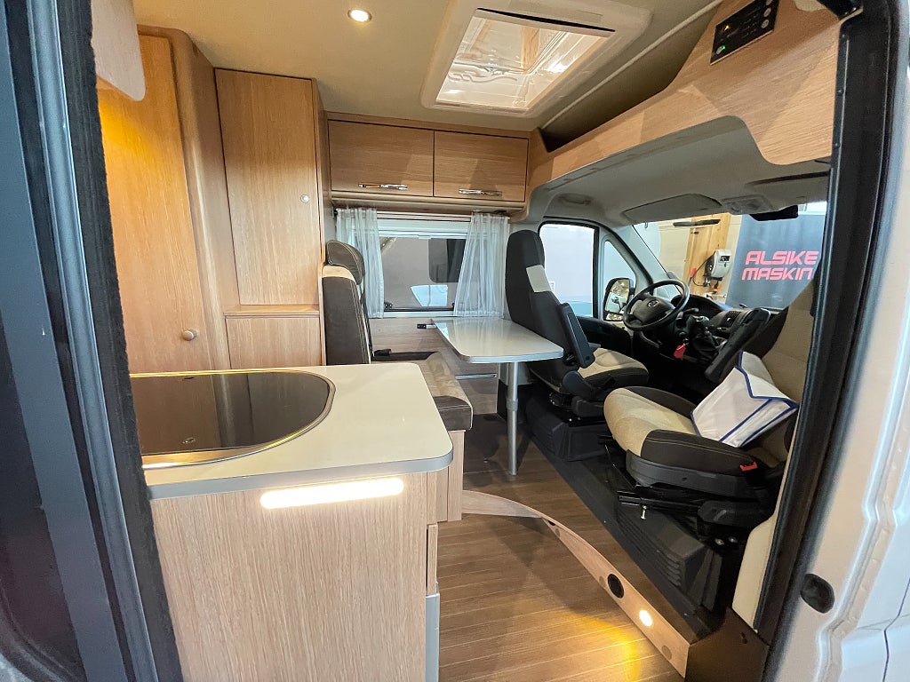 Roadcar 600 / B-körkort / Under 6m / Cykelställ /   - Roadcar