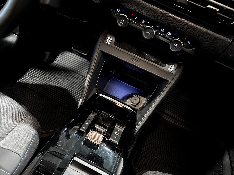 Bild på Citroën C4-X Shine 1.2 PT 130hk Aut B-KAMERA CARPLAY