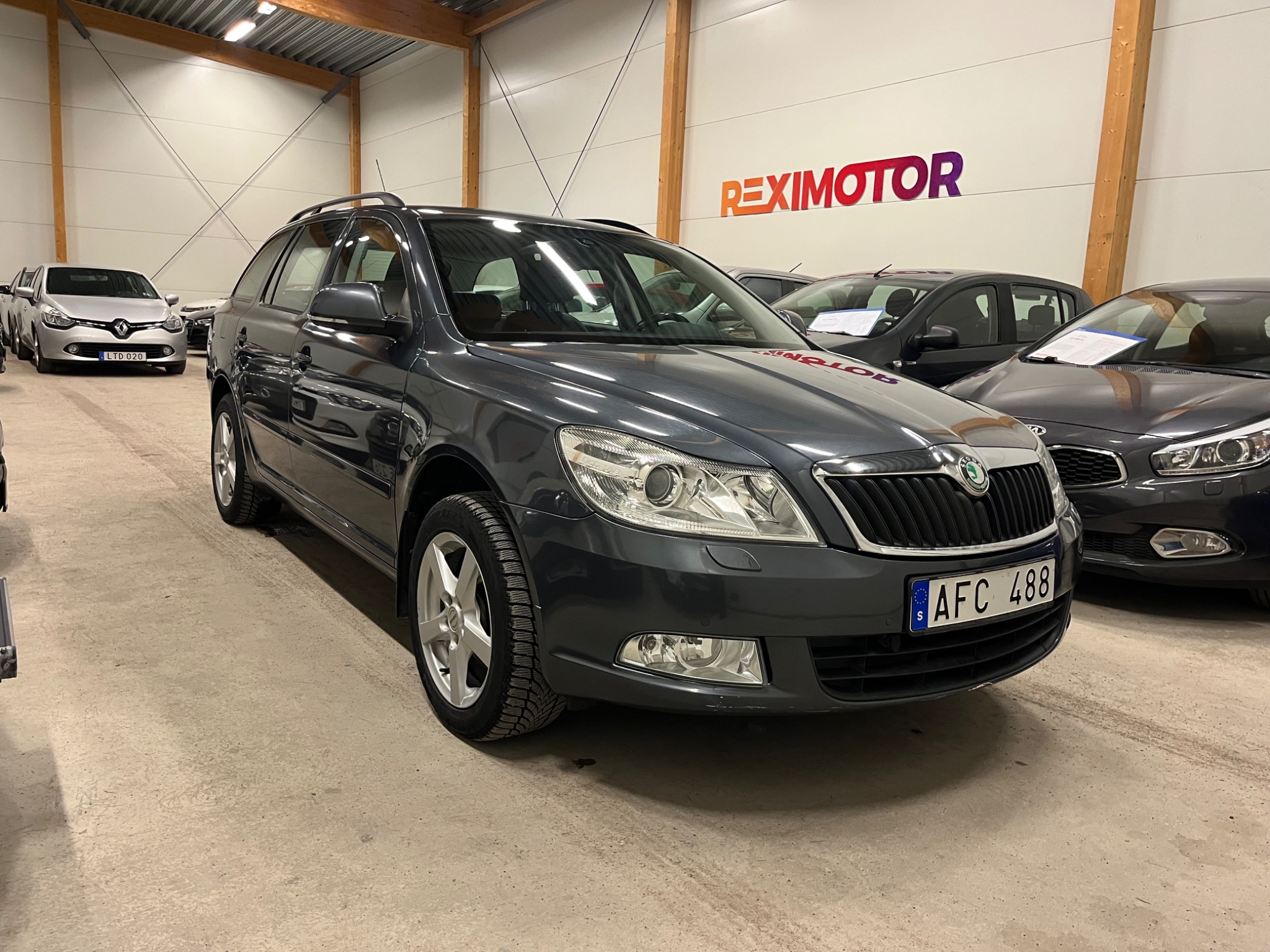 Skoda Octavia 2011, bild 2/43