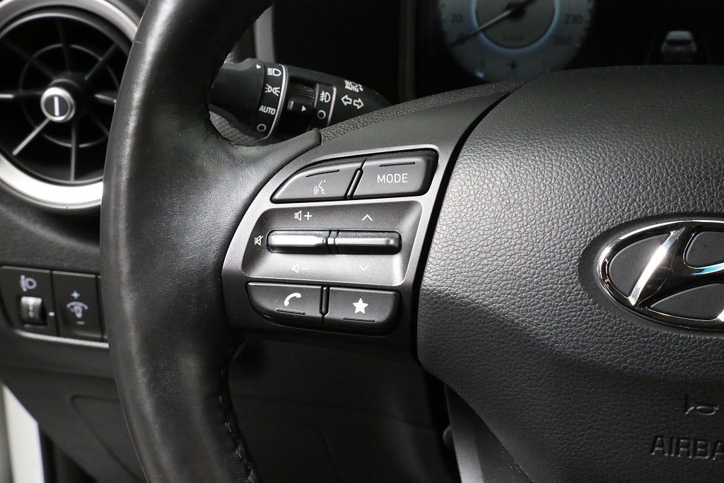 Hyundai Kona 1,0 T-GDI 120hk Essential Kamera Keyless Motorvärmare 2022