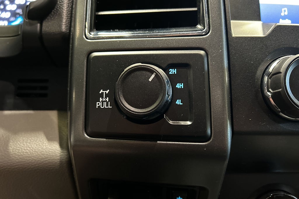 Ford F-250 Crew Cab 6.7 V8 Power Stroke 4x4 Diesel