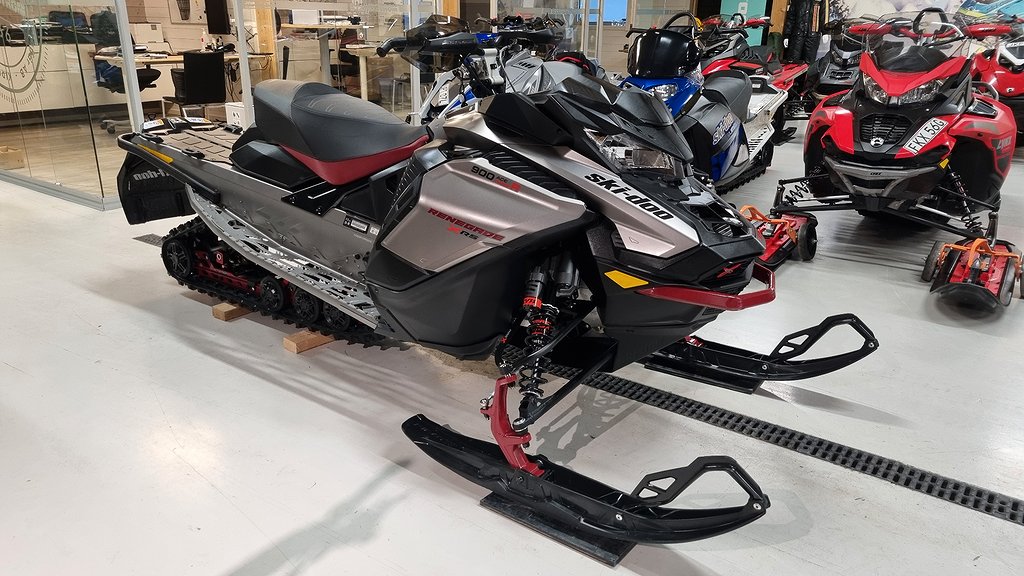 Ski-Doo Renegade X-RS 900 ACE Turbo R SAS, VIP, Extrakylare 