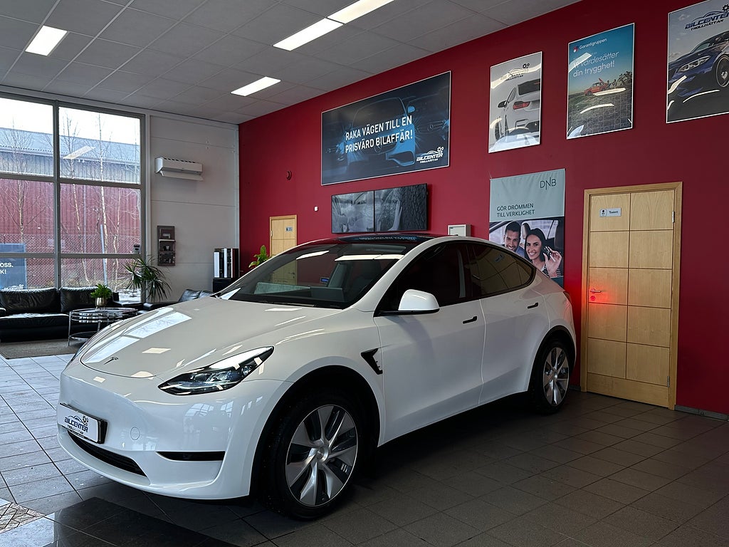 Tesla Model Y SR RWD Panorama Drag Autopilot MOMS 2350kr/MÅN*
