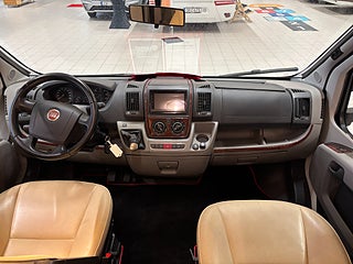 Husbil-halvintegrerad Kabe ROYAL 880 LT 32 av 33