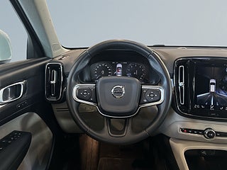 Volvo XC40 T3 Momentum Advanced S&V-hjul/360/Keyless/Carplay/Navi – bild 9