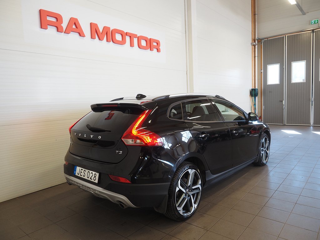 Volvo V40 Cross Country T3 150hk Pro Edition |Kamera|Drag| 2019