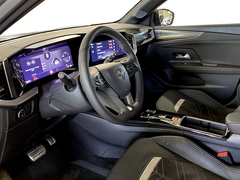 Bild på Opel Mokka Ultimate 1.2 PT 130hk Aut B-KAMERA CARPLAY