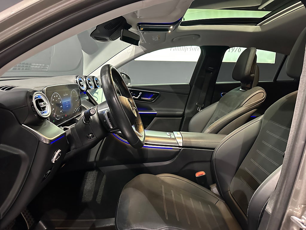 Mercedes-Benz GLC 300 de Coupé 4MATIC AMG Premium Värmare 20 tum Moms - bild 8