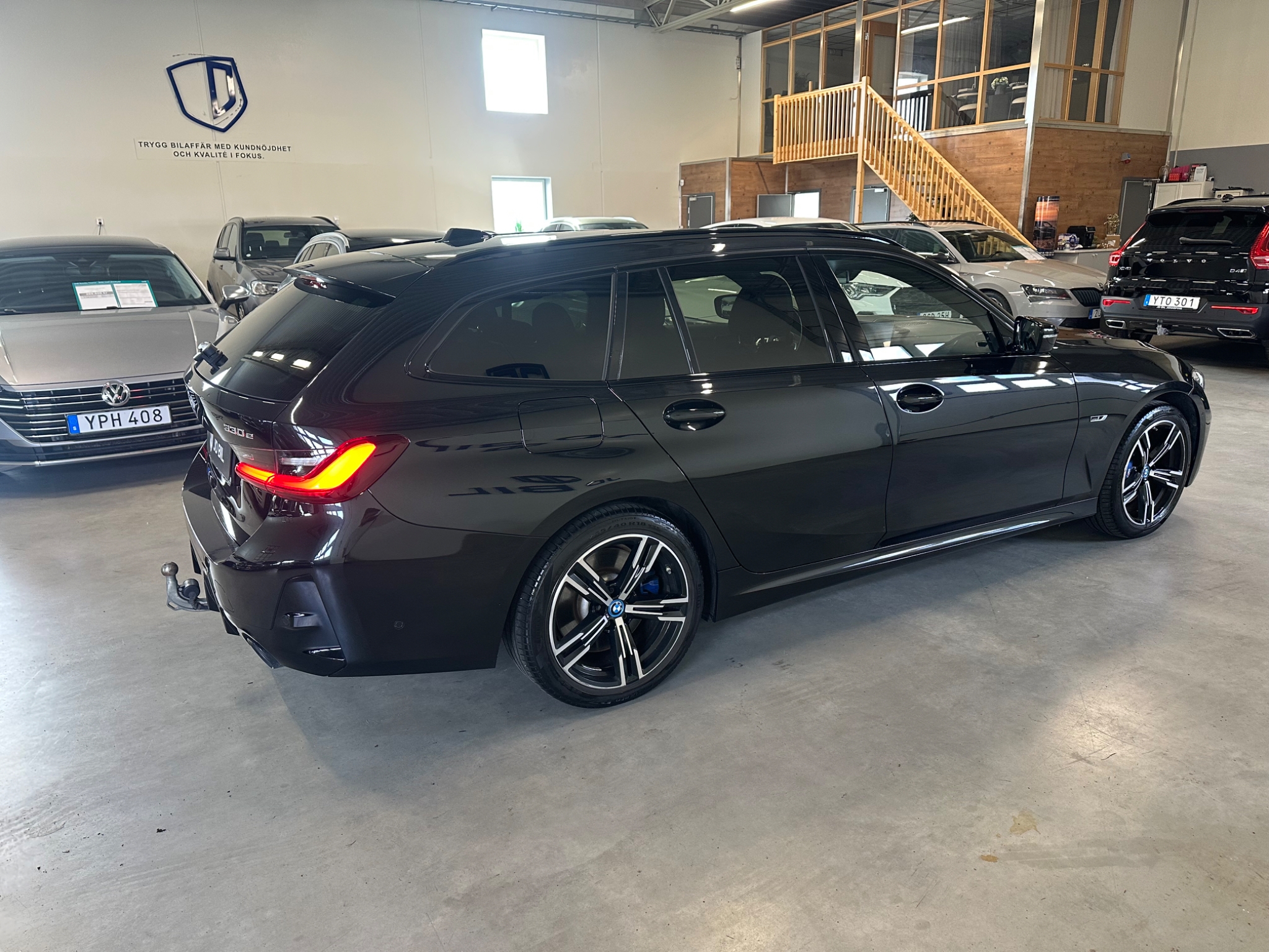 BMW 330e M Sport 2023, kuva 9/10