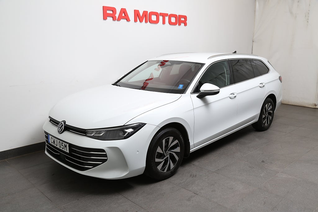 Volkswagen Passat Sportscombi 1,5 eTSI Business Värmare Drag 2025