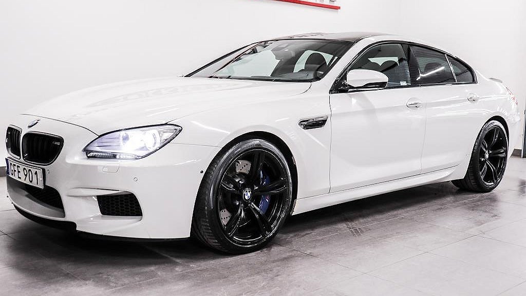 Den här BMW M6 har en  steg 2 optimerad motor. 