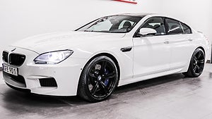 Den här BMW M6 har en  steg 2 optimerad motor. 