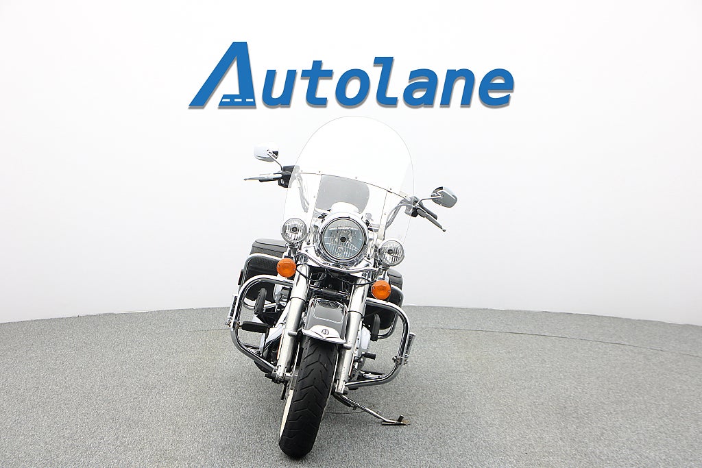 Harley-Davidson Road King Classic* Nyservad* Nya däck Vance & Hines Svensksåld