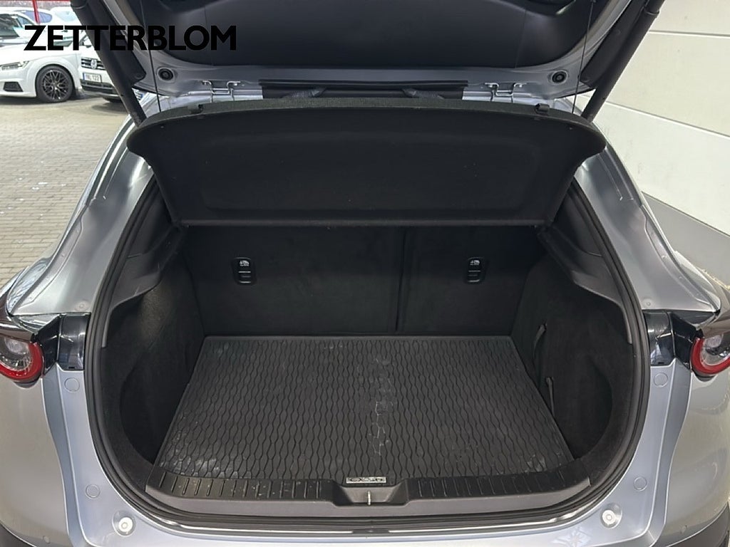SUV Mazda CX-30 19 av 19
