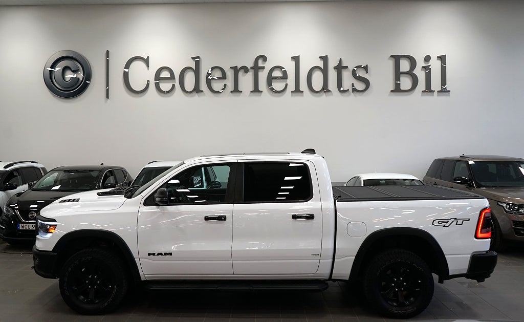 RAM 1500 Crew Cab 5.7 V8 HEMI eTorque G/T Rebel NIGHT MOMS Eu6