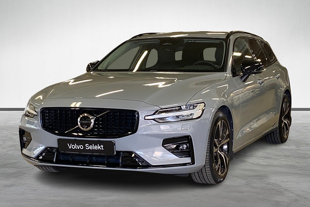 Volvo V60 B4 Bensin Plus Dark/ Drag/360 kamera/Harman Kardon