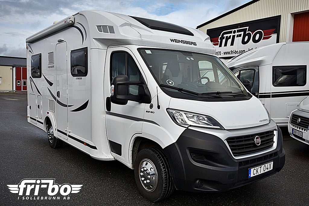Weinsberg CaraSuite 650 MF, Dubbelbädd