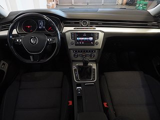 Kombi Volkswagen Passat 16 av 22