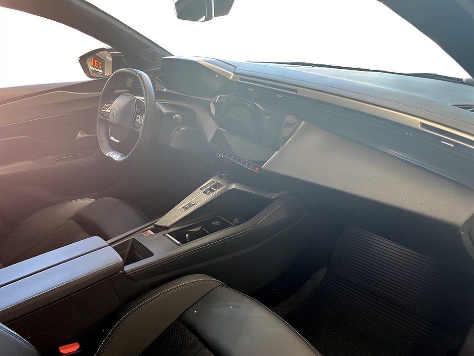 Bild på Peugeot 408 GT 1.2 PT 130hk Aut B-KAMERA CARPLAY ELSTOL