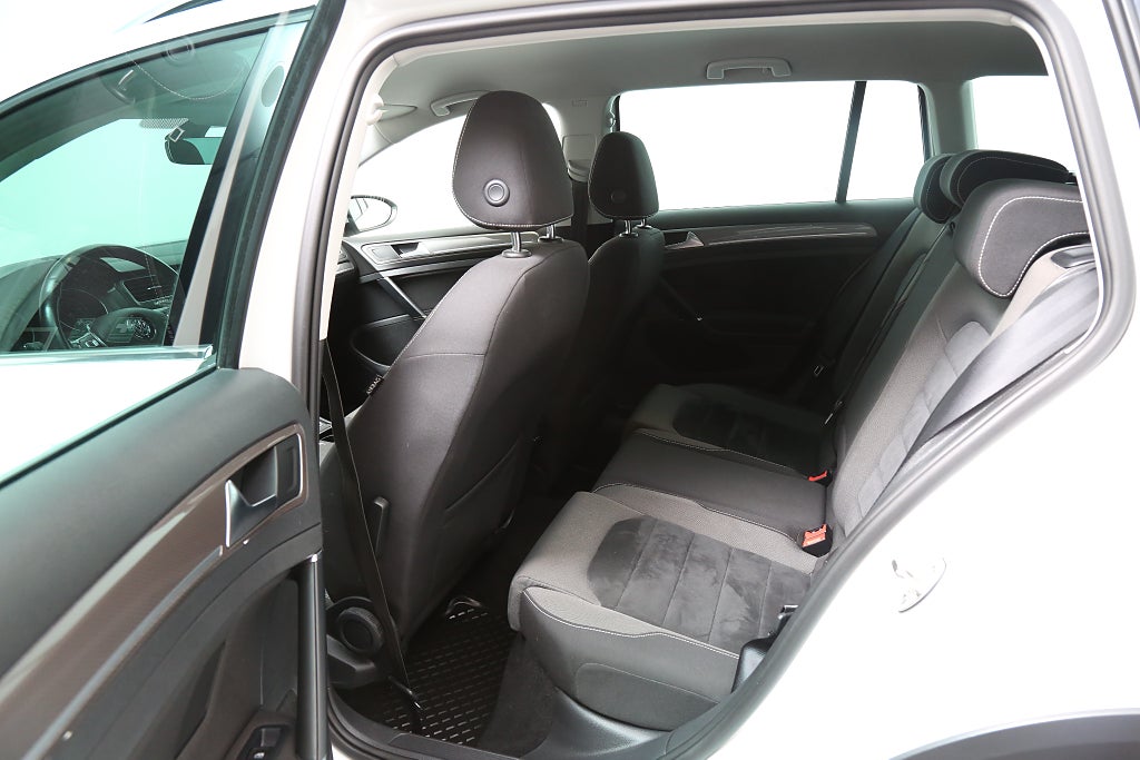 Volkswagen Golf Alltrack 1,8 TSI 180hk 4Motion DSG Kamera Värmare Drag