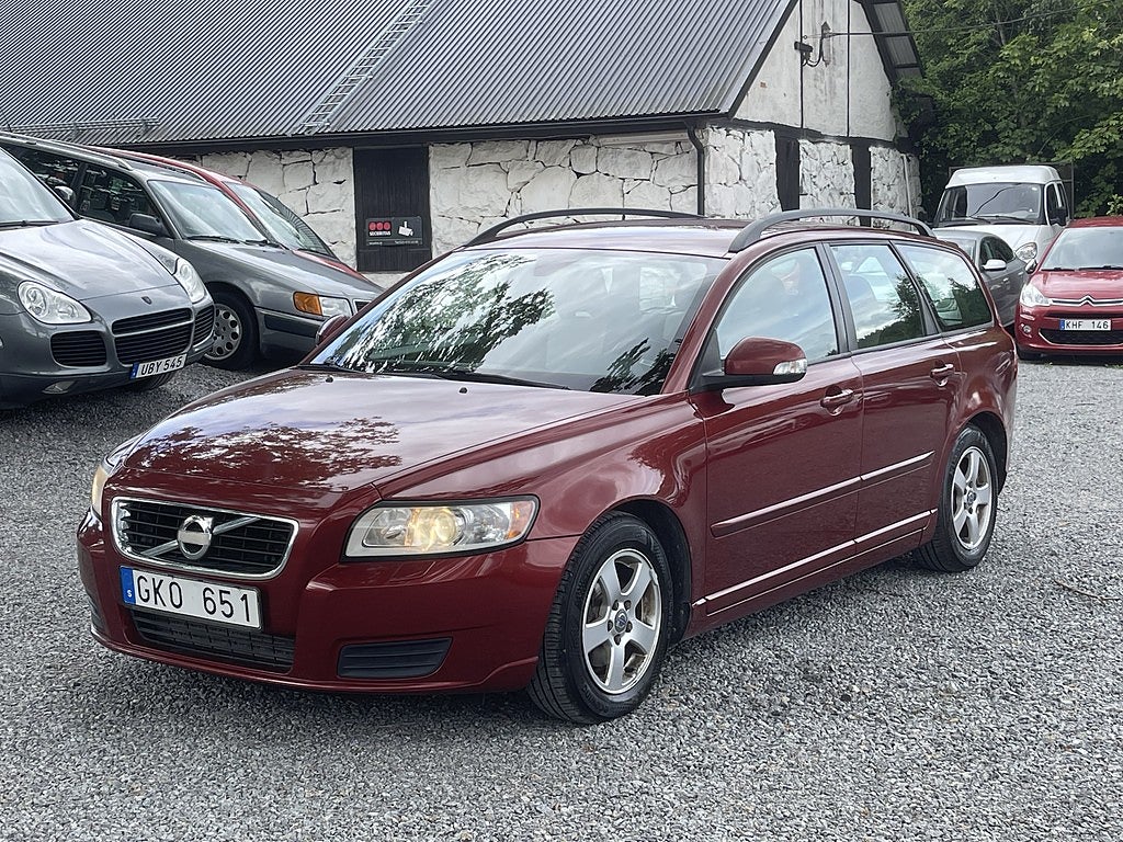 Volvo V50  D2 Manuell, Kinetic, skinn, drag, 2 ägare, 115hk, 2011