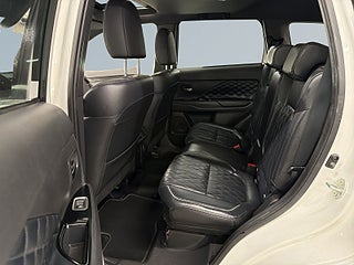 Mitsubishi Outlander PHEV CVTS-Edition S&V/Drag/360Kamera/Mvärm/Navi/Keyless – bild 13