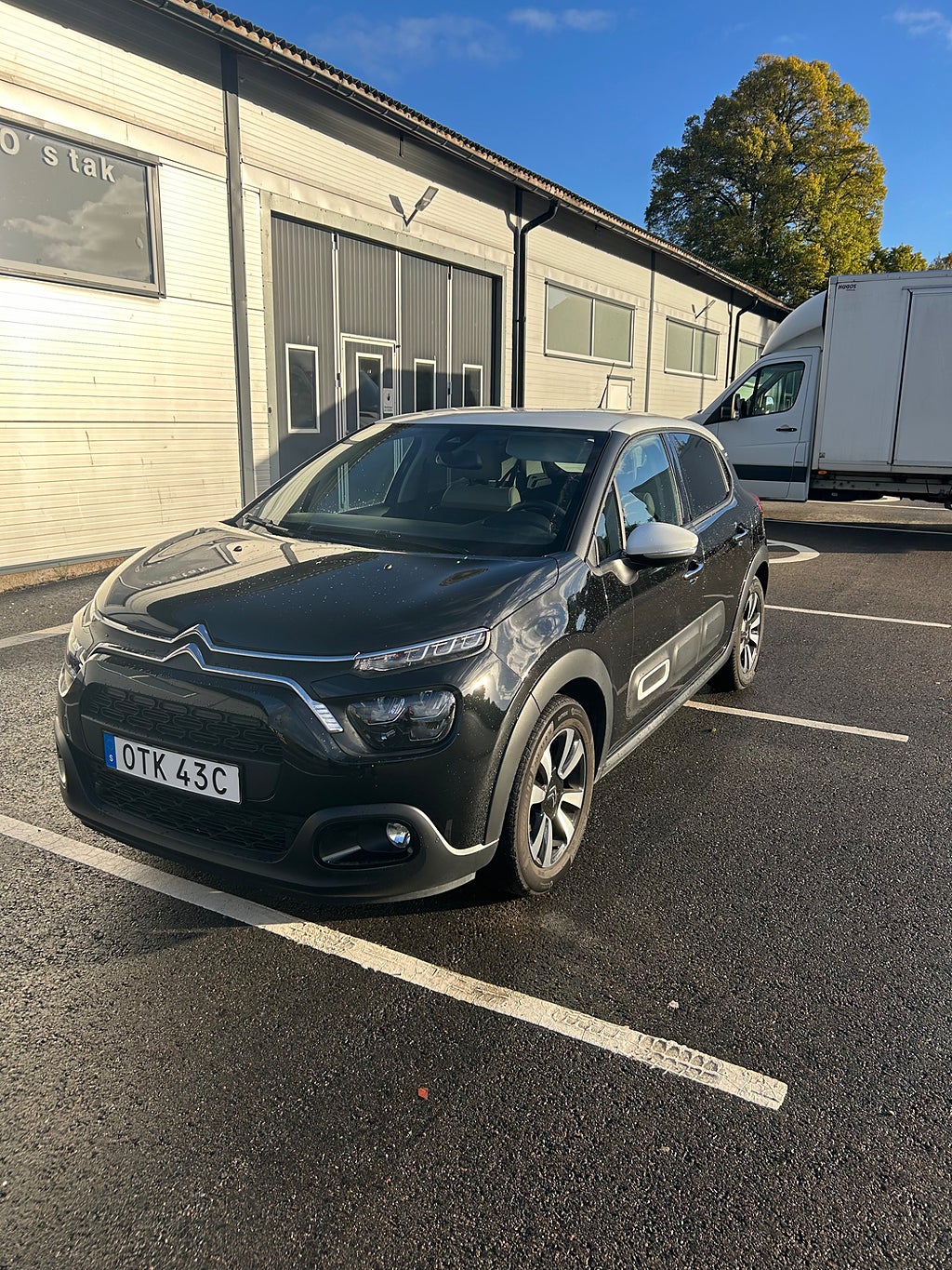 Citroen C3 1.2 PureTech 110 EAT Shine  / Motorvärmare / Nyservad
