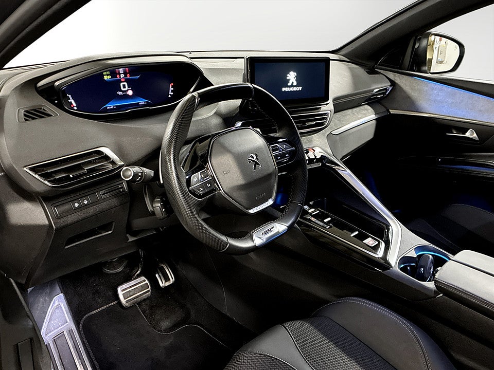Bild på Peugeot 5008 GT 1.2 PT 130hk Aut 7-SITS B-KAMERA CARPLAY