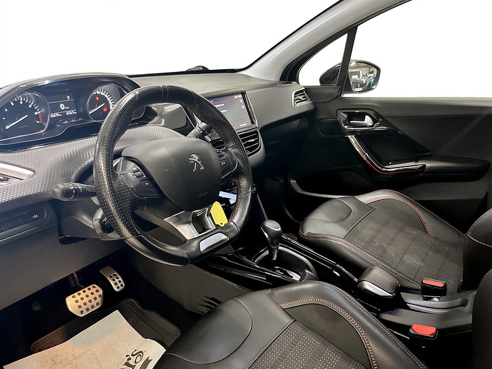 Bild på Peugeot 2008 GT-Line 1.2 PT 130hk Aut PANO BACKSENSORER
