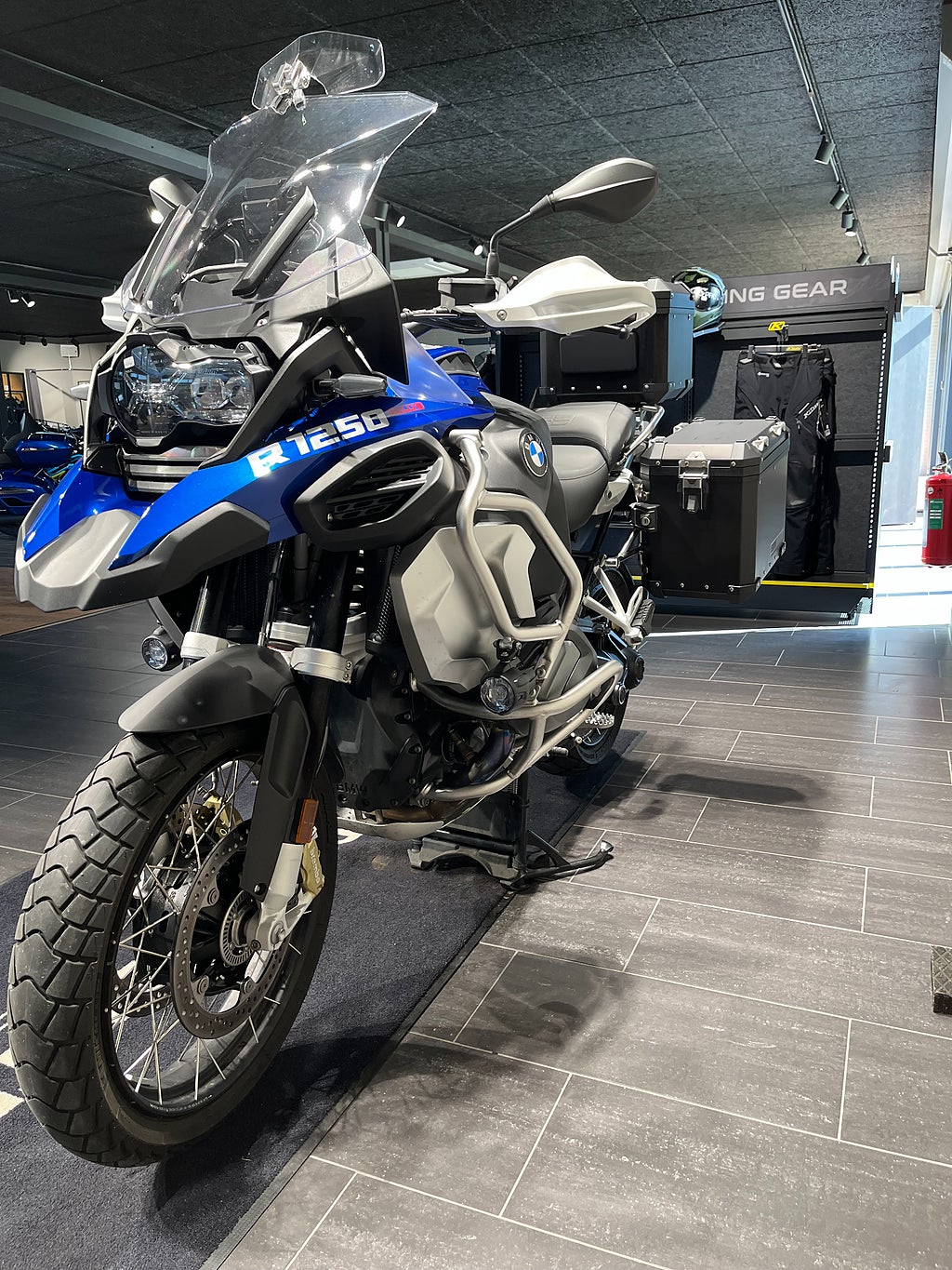 BMW R1250GSA / 3st väskor/Service avt. /Förlängd garanti/3,45% ränta