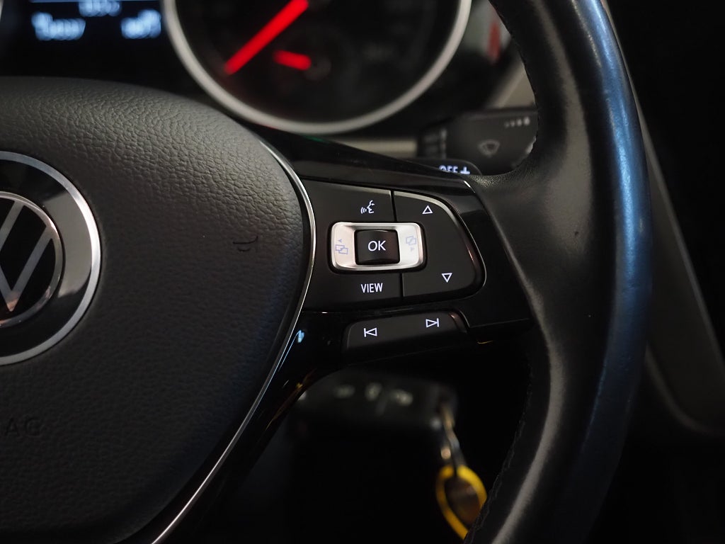 Volkswagen Touran 1.5 TSI 150hk DSG R-Line | 7-sits | Pluspaket |