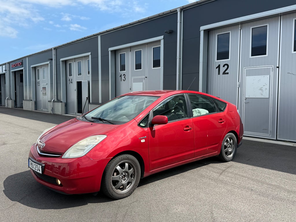 Toyota Prius 1.5 VVT-i + 3CM HYBRID  ** Automat ** 360kr års Skatt 