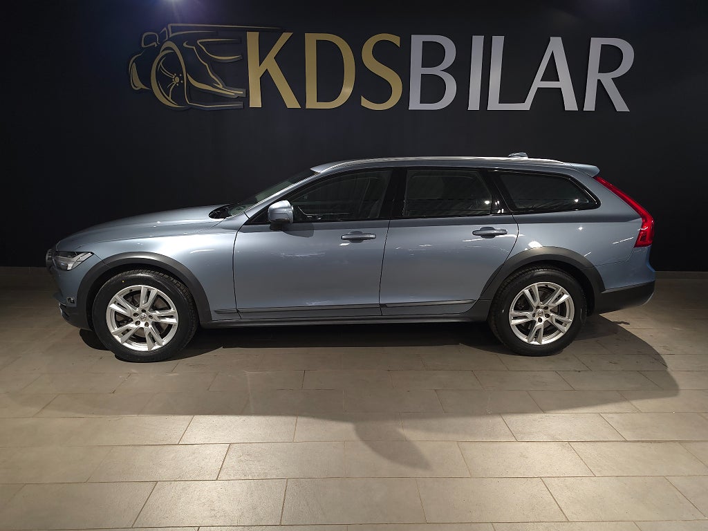Volvo V90 Cross Country D4 AWD Geartronic Business Pro 190hk | Drag | Värmare