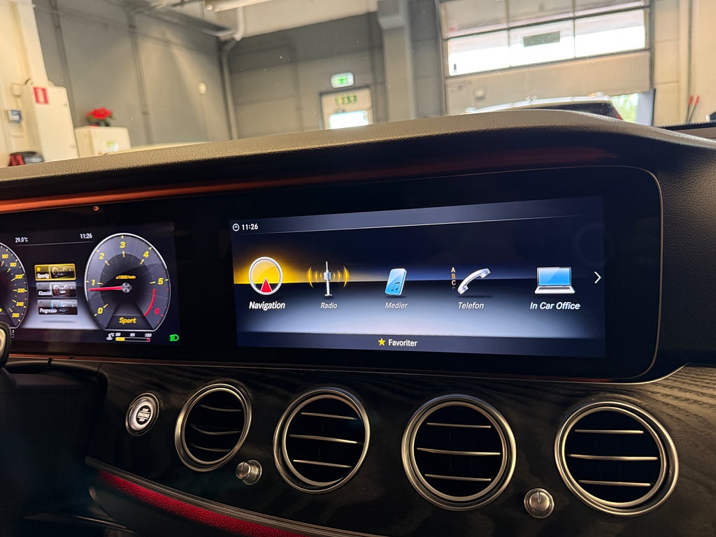 Mercedes-Benz E 2018 - miniatyr 28