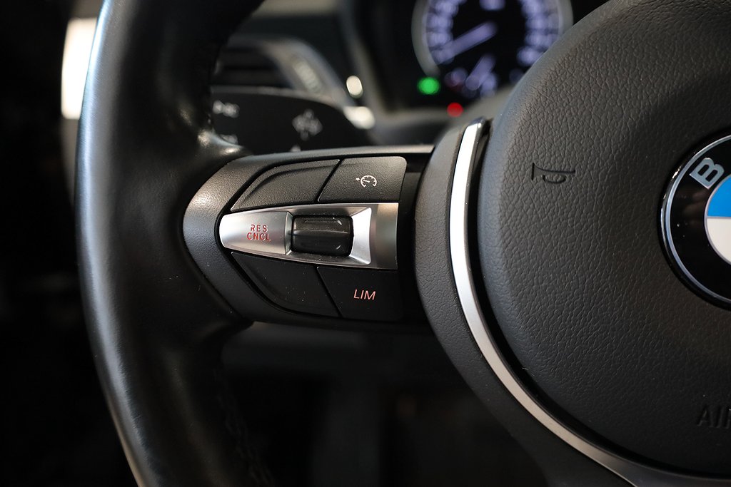 BMW X1 xDrive25e xLine Pano Navi Kamera Drag Head up 2021