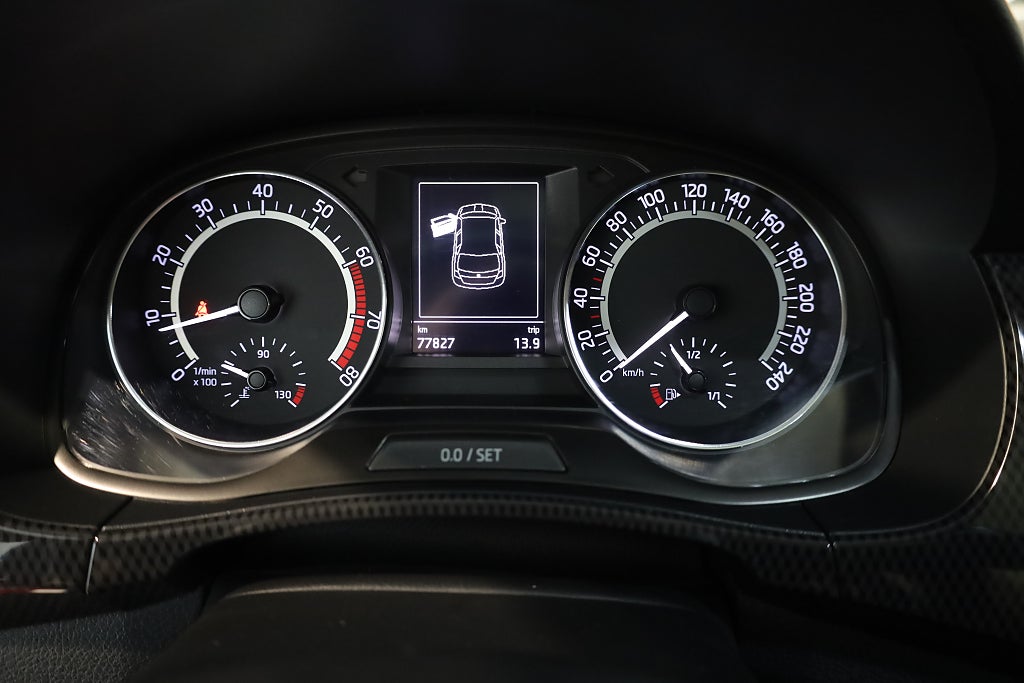 Skoda Fabia 1.2 TSI Monte Carlo Panorama PDC CarPlay Blåtand 2017