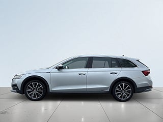 Skoda Octavia Scout 2.0 TDI MOMS/Rattvärme/Backkamera/Adaptiv Fart/Drag/SoV – bild 3